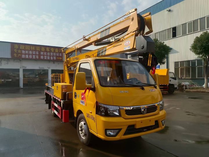 東風途逸13.5米折疊臂高空作業車  準備發車！！！！